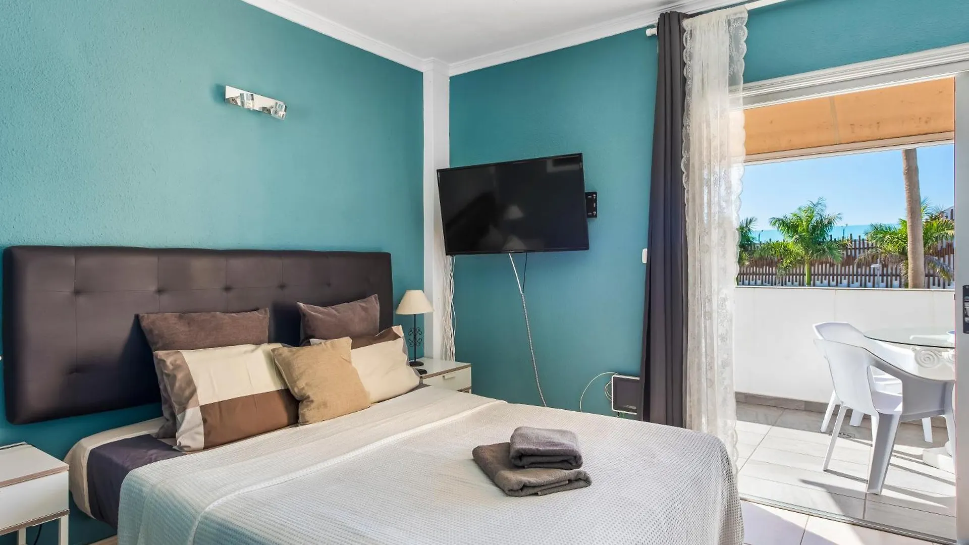 Beach Apartment N1 100% Seaview Playa de las Americas