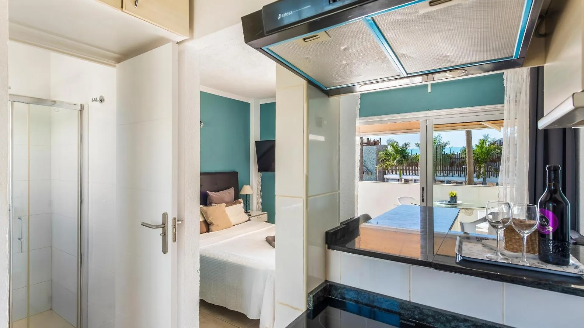 Beach Apartment N1 100% Seaview Playa de las Americas